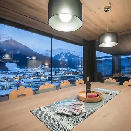 Smaragdjuwel Βίλα